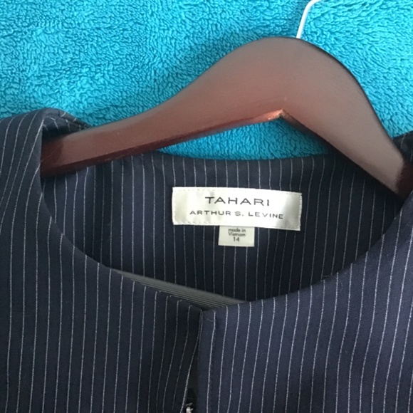 Suit - Picture 5 of 5